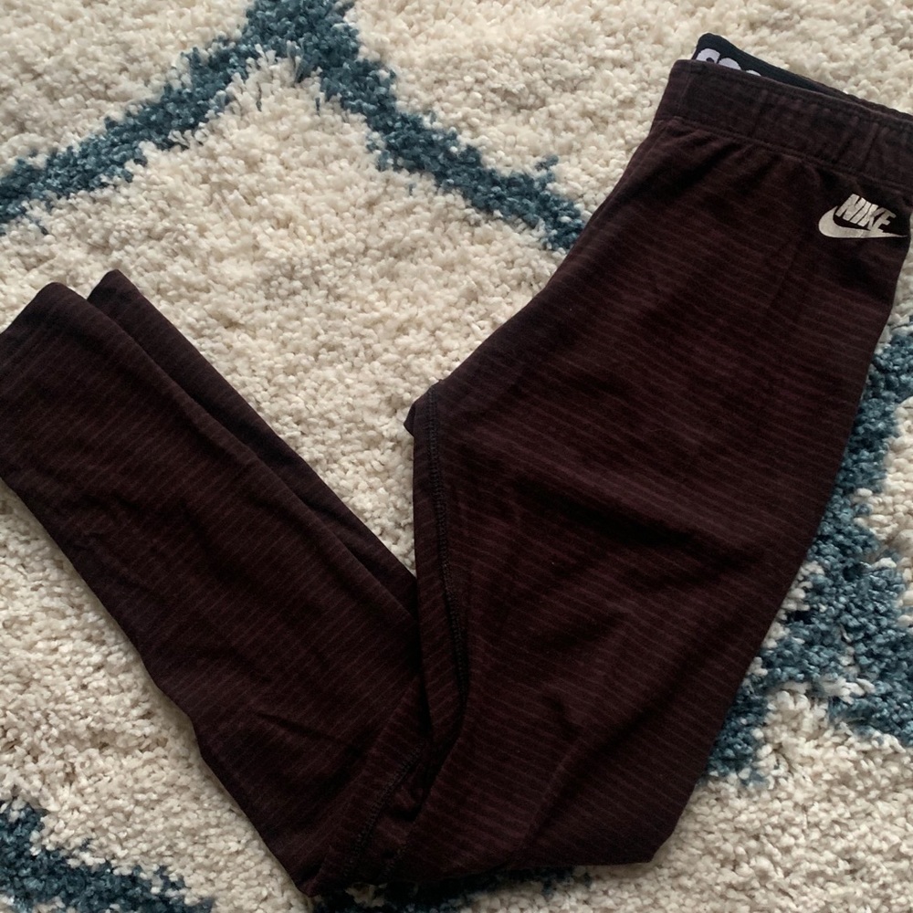 Nike Striped Leggings